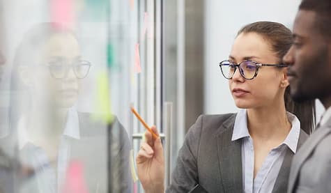 Two UNSW graduate certificate in finance online students are talking